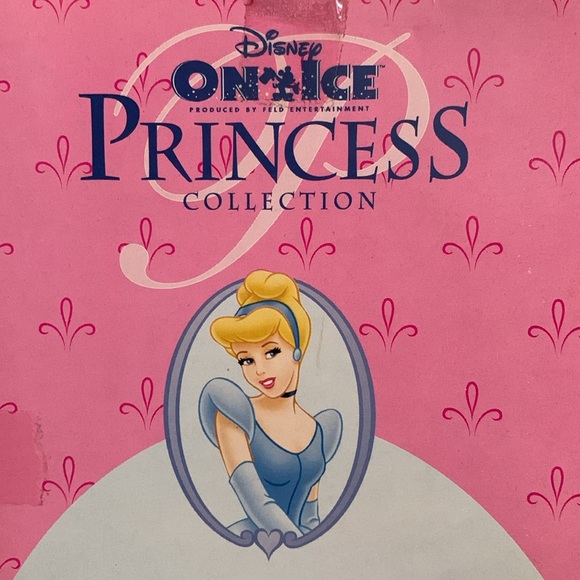 BRAND NEW Never Opened.Disney On Ice Princess Collection. Jasmine from Aladdin. - Picture 5 of 8